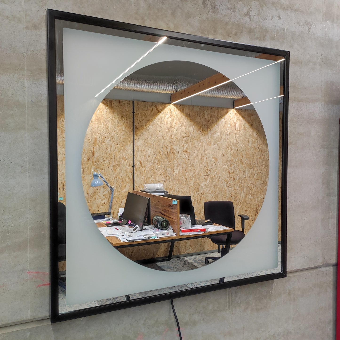 Illuminated mirror model Salva